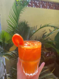 Carrot juice (Ép cà rốt)